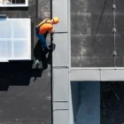 монтаж на мълниезащита на метален покрив на блок